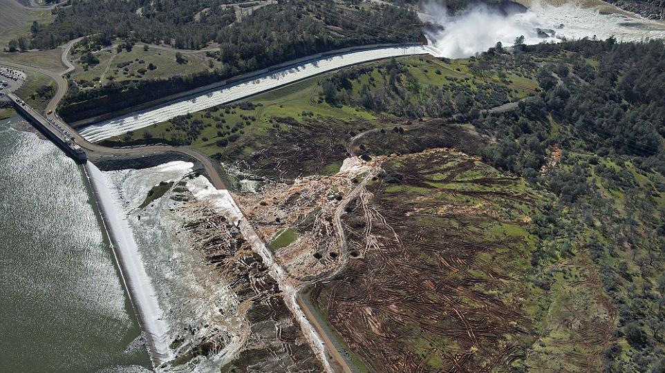 Crumbling California Dam Prompts Urgent Evacuations for 188,000